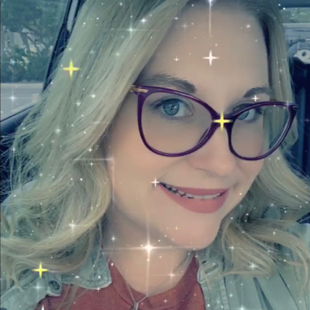 Meet your Posher, Angela